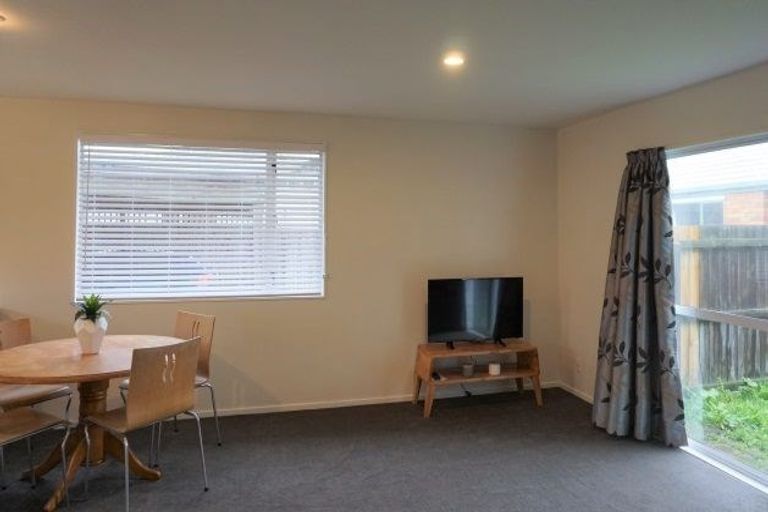 Photo of property in 2/115 Canon Street, Edgeware, Christchurch, 8013