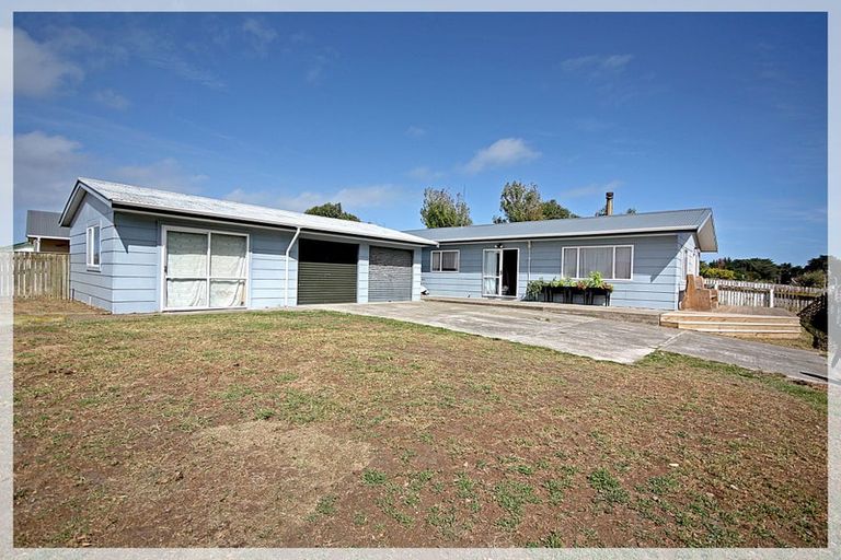 Photo of property in 28 Cousins Avenue East, Foxton Beach, Foxton, 4815