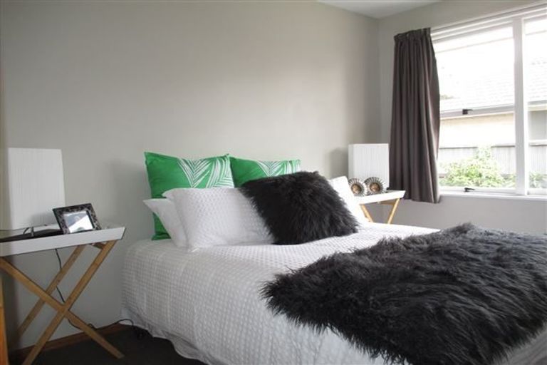 Photo of property in 6 Davidson Crescent, Hornby, Christchurch, 8042