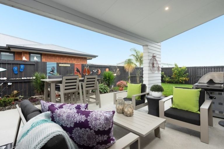 Photo of property in 25 Kamahi Crescent, Papamoa Beach, Papamoa, 3118