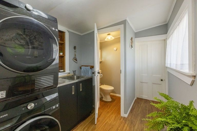 Photo of property in 15 Watts Street, Waipawa, 4210