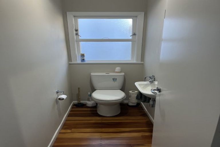 Photo of property in 113 Parkvale Road, Karori, Wellington, 6012