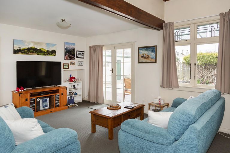 Photo of property in 2 Earn Street, Oamaru North, Oamaru, 9400