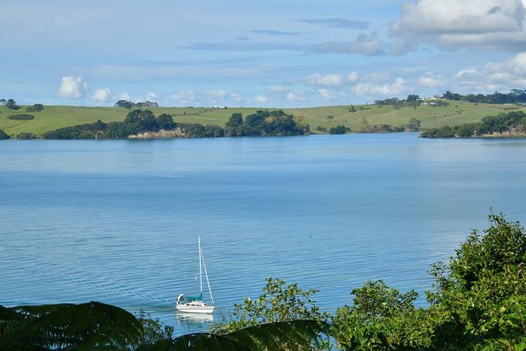 Photo of property in 219 Wade River Road, Wade Heads, Whangaparaoa, 0932