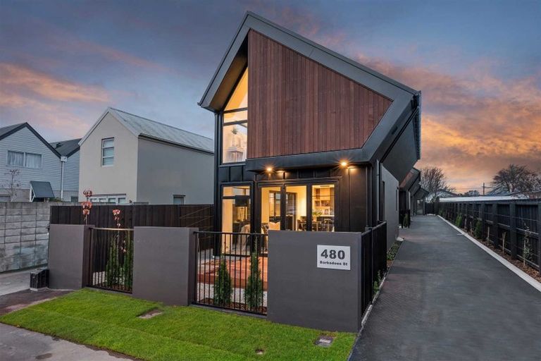 Photo of property in 480b Barbadoes Street, Edgeware, Christchurch, 8013