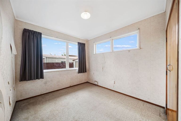 Photo of property in 21 Convair Crescent, Mangere, Auckland, 2022