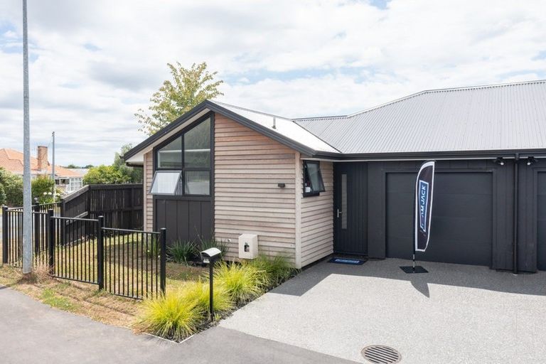 Photo of property in 2/38 Hinton Avenue, Forest Lake, Hamilton, 3200