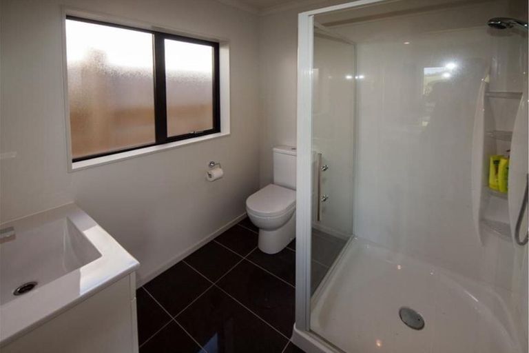 Photo of property in 212 Mark Avenue, Grenada Village, Wellington, 6037