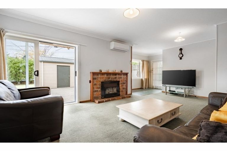 Photo of property in 330 Glengarry Road, Glen Eden, Auckland, 0602