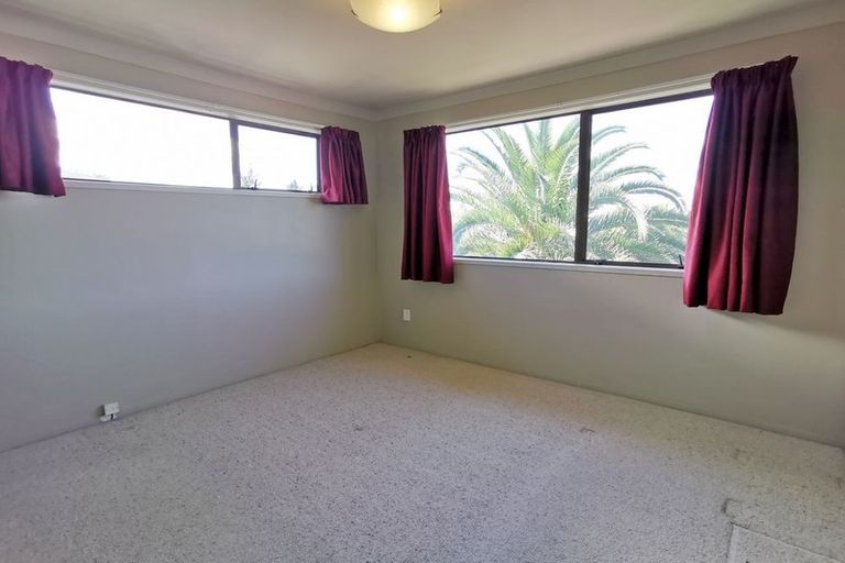 Photo of property in 41 Pisces Road, Glen Eden, Auckland, 0602