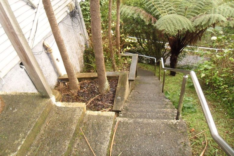 Photo of property in 1/144 Nicholson Road, Khandallah, Wellington, 6035