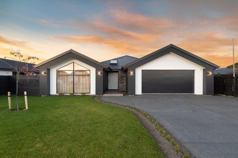 Photo of property in 40 Holiday Drive, Mairehau, Christchurch, 8052