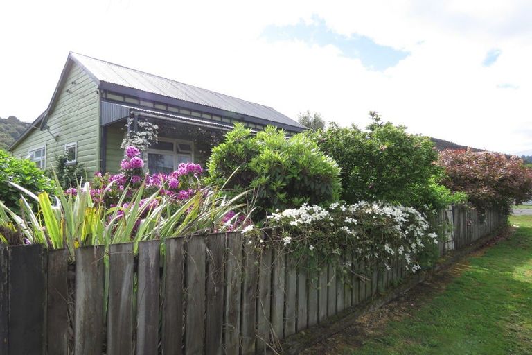 Photo of property in 43 Dick Street, Reefton, 7830