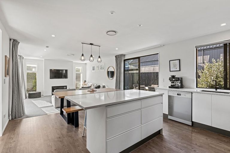 Photo of property in 15 Luxembourg Crescent, Halswell, Christchurch, 8025