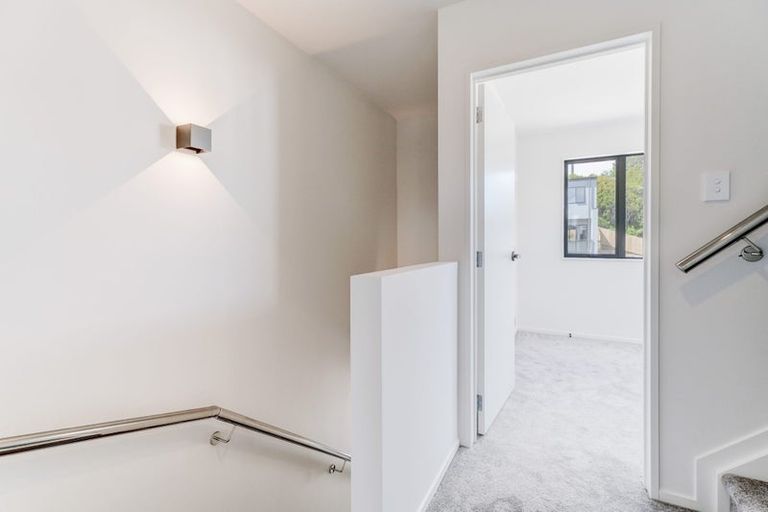 Photo of property in 11 Tokarewa Close, Mount Wellington, Auckland, 1062