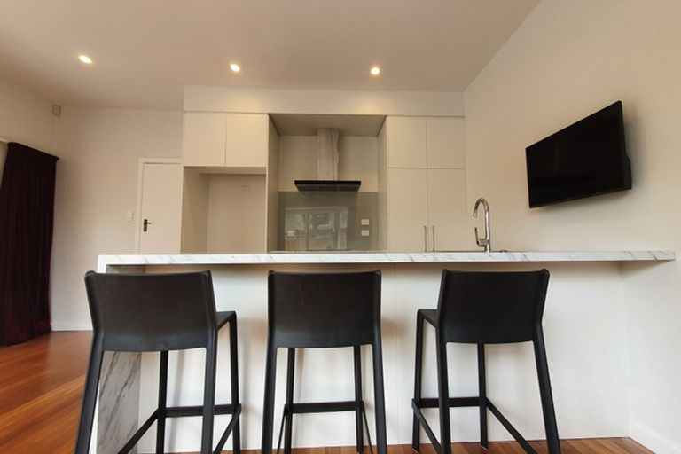 Photo of property in 7 Straven Road, Riccarton, Christchurch, 8011