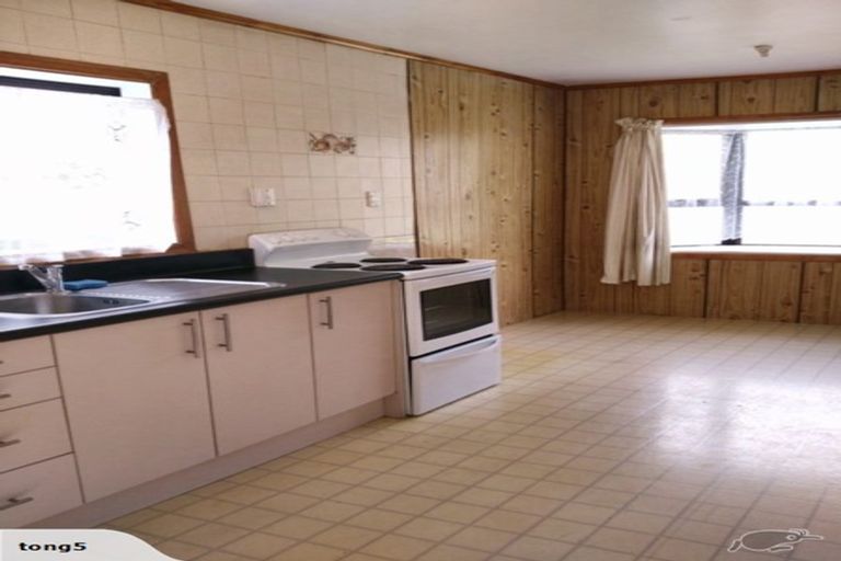 Photo of property in 29 Fairdene Avenue, Henderson, Auckland, 0610