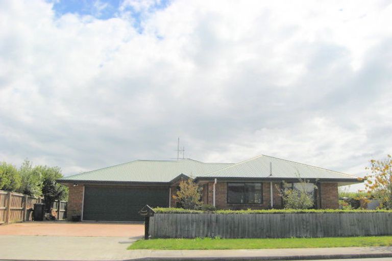 Photo of property in 13 Panckhurst Drive, Woodend, 7610