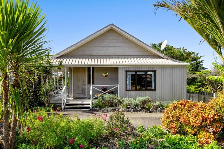 Photo of property in 20 Miraka Place, Birkenhead, Auckland, 0626