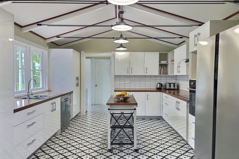 Photo of property in 14 Russell Street, Otane, 4202