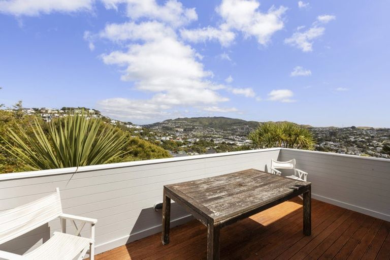 Photo of property in 15 Pelorous Street, Paparangi, Wellington, 6037