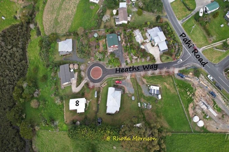 Photo of property in 8 Heaths Way, Pahi, Paparoa, 0571