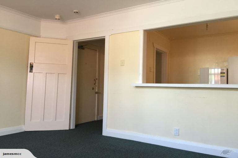 Photo of property in 2/60 Brougham Street, Mount Victoria, Wellington, 6011