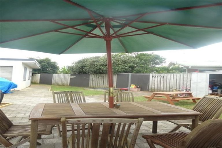 Photo of property in 11 Duke Avenue, Pukekohe, 2120