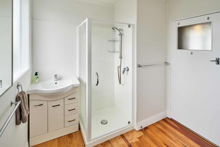 Photo of property in 229 Karori Road, Karori, Wellington, 6012