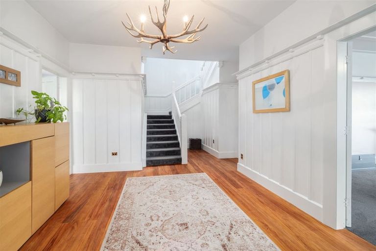 Photo of property in 47 Hackthorne Road, Cashmere, Christchurch, 8022