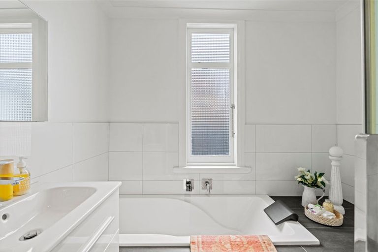 Photo of property in 12 Mays Road, St Albans, Christchurch, 8052