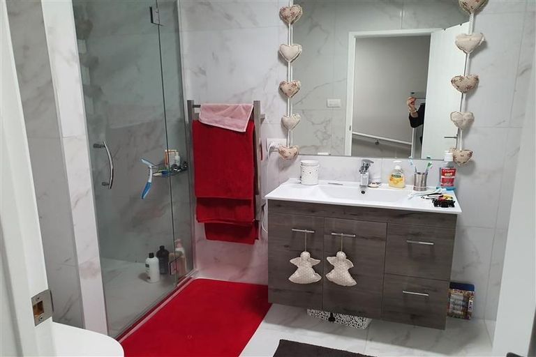 Photo of property in 2b Makura Road, Long Bay, Auckland, 0630