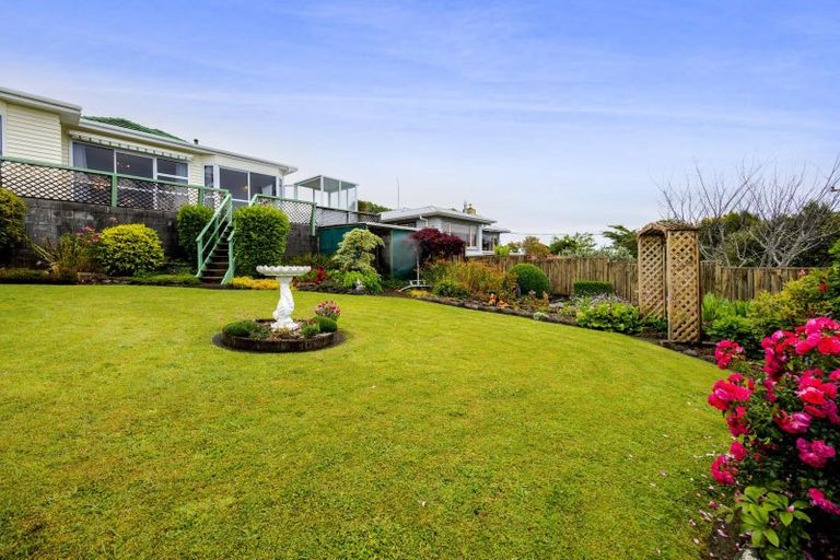 Photo of property in 81 Omata Road, Marfell, New Plymouth, 4310