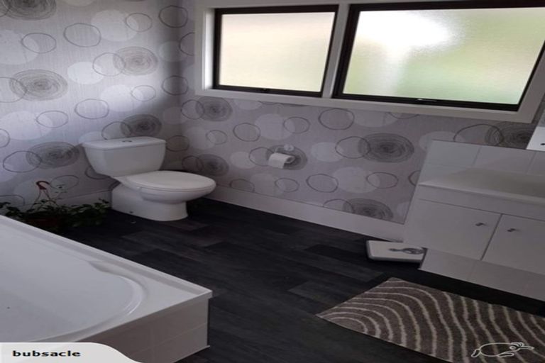 Photo of property in 39 Codlin Road, Waiuku, 2683