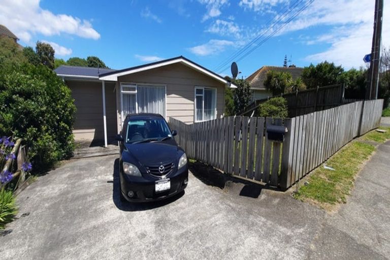 Photo of property in 25a Downes Street, Titahi Bay, Porirua, 5022