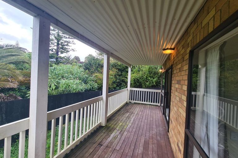 Photo of property in 10c Matipo Road, Mairangi Bay, Auckland, 0630