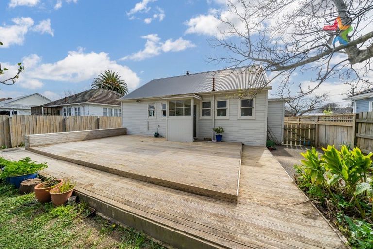 Photo of property in 176 Naenae Road, Naenae, Lower Hutt, 5011