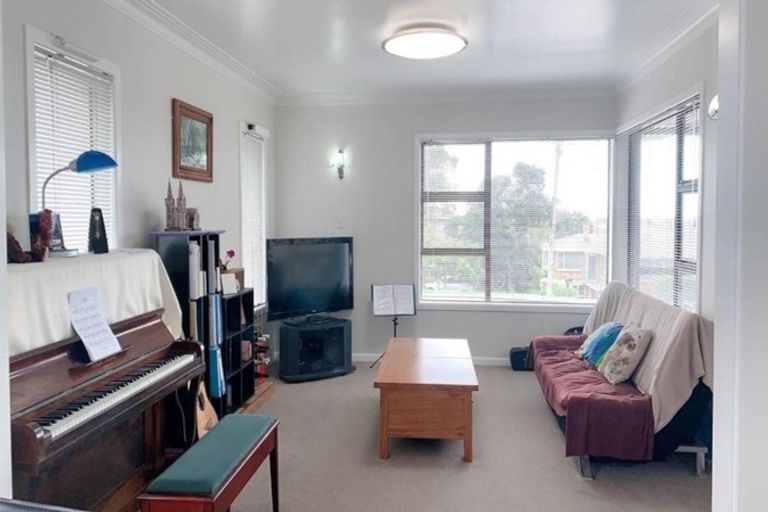 Photo of property in 2/104 Forrest Hill Road, Forrest Hill, Auckland, 0620