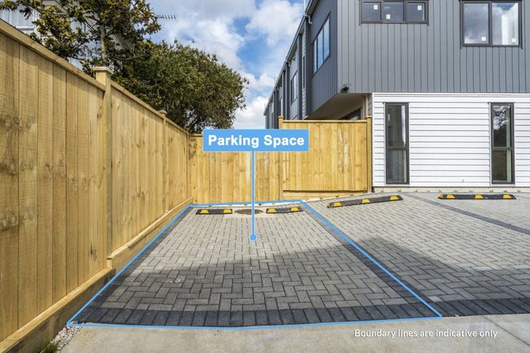 Photo of property in 31 Tiroroa Avenue, Te Atatu South, Auckland, 0610