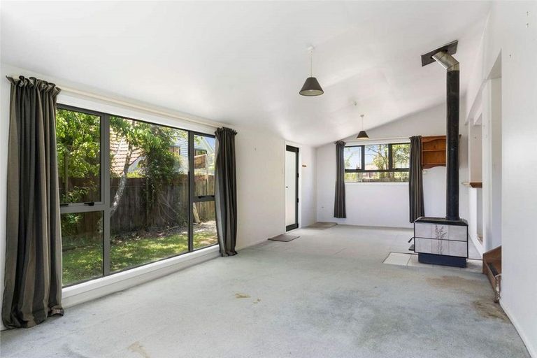 Photo of property in 304 Glengarry Road, Glen Eden, Auckland, 0602