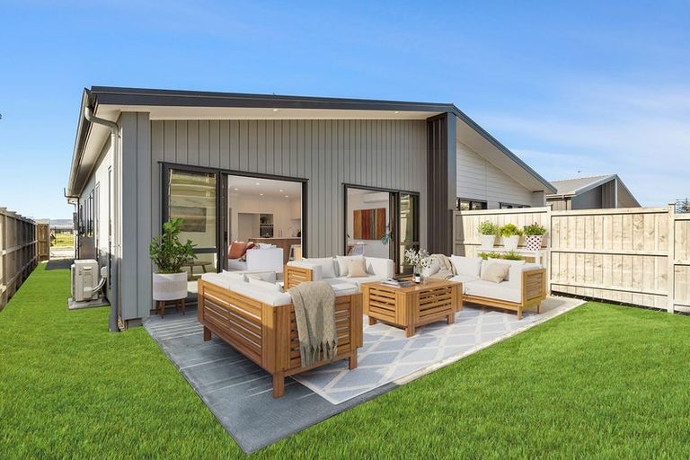 Photo of property in 13 Aquamarine Road, Rosehill, Papakura, 2113