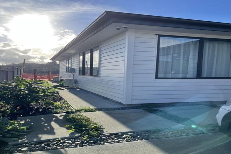 Photo of property in 21 Reserva Crescent, Kumeu, 0810