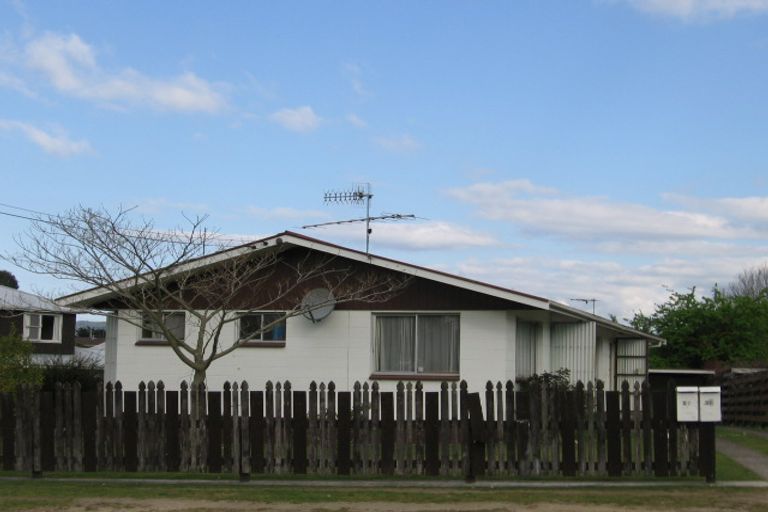 Photo of property in 2 Fairview Road, Western Heights, Rotorua, 3015