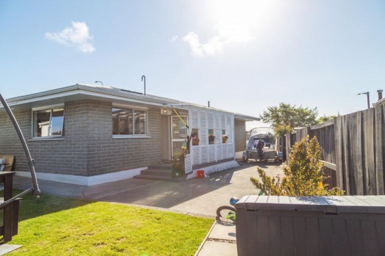 Photo of property in 52 Fergusson Street, Stoke, Nelson, 7011