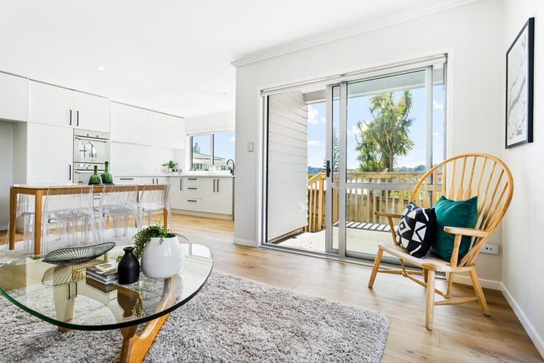 Photo of property in 16a Pine Avenue, Henderson, Auckland, 0612