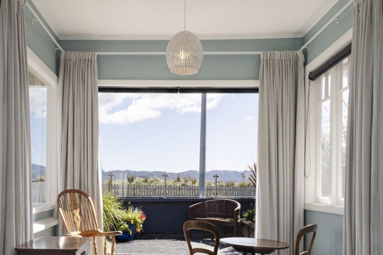 Photo of property in 7 Marine Parade, Eastbourne, Lower Hutt, 5013