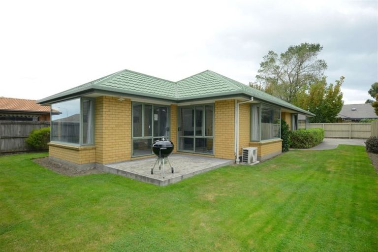 Photo of property in 10a Kumai Place, Sockburn, Christchurch, 8042