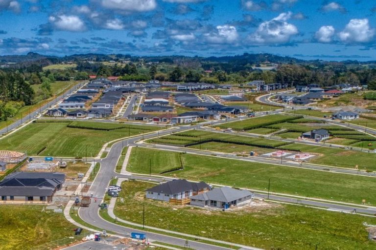 Photo of property in 4 Ropere Street, Kumeu, 0810