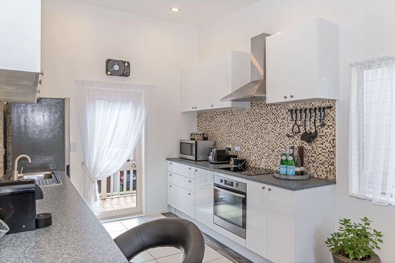 Photo of property in 1/206 Manuka Road, Bayview, Auckland, 0629