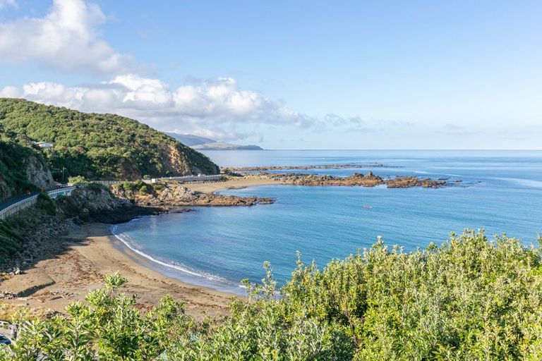 Photo of property in 19c Cave Road, Houghton Bay, Wellington, 6023